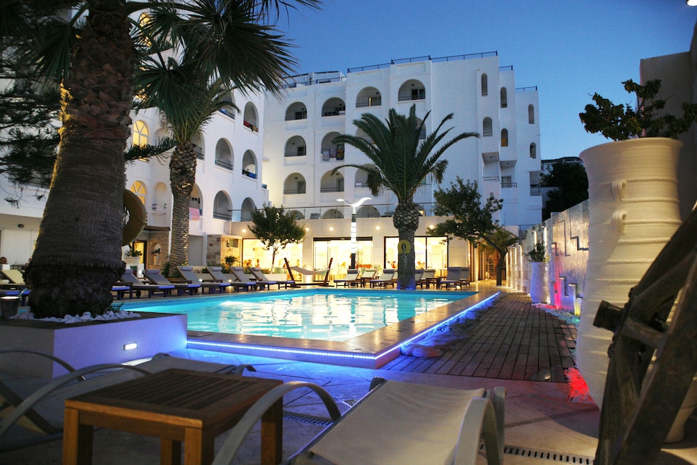 Glaros Beach Hotel — Hotel building in Hersonissos