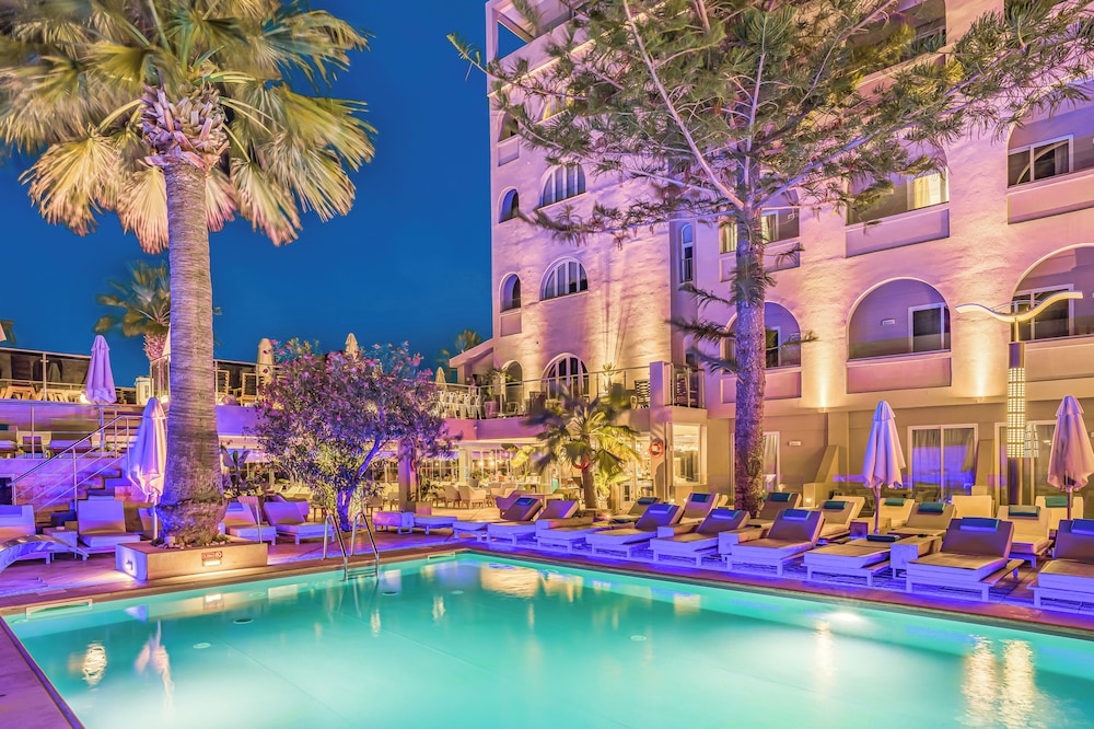 Glaros Beach Hotel — Swimming pool in Hersonissos