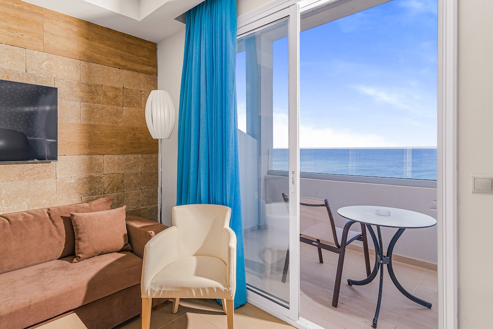 Glaros Beach Hotel — Hotel rooms in Hersonissos