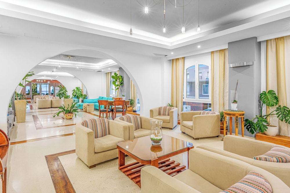 Glaros Beach Hotel — Hotel building in Hersonissos