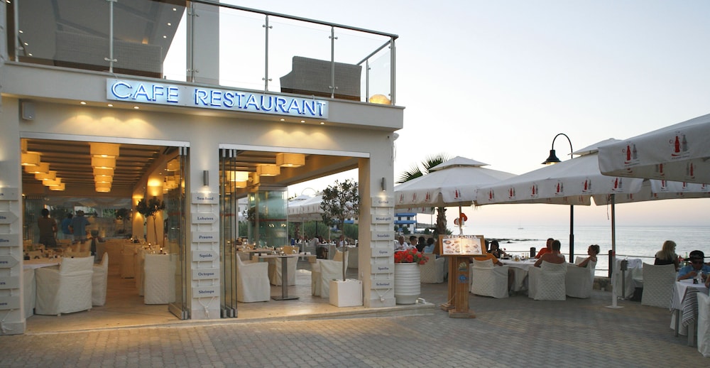Glaros Beach Hotel — Restaurant & bars in Hersonissos