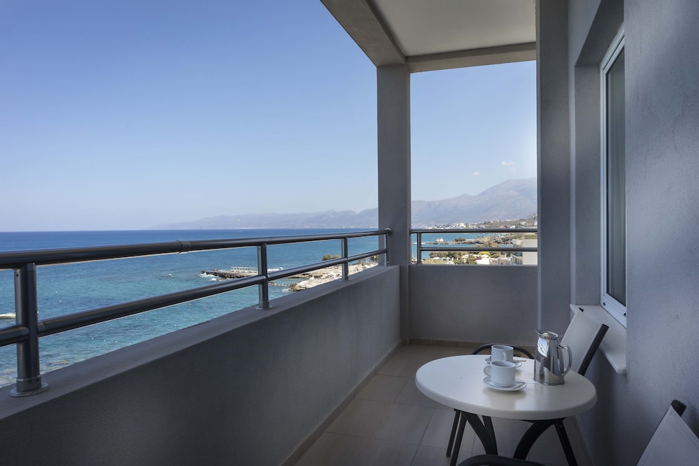 Glaros Beach Hotel — Hotel rooms in Hersonissos