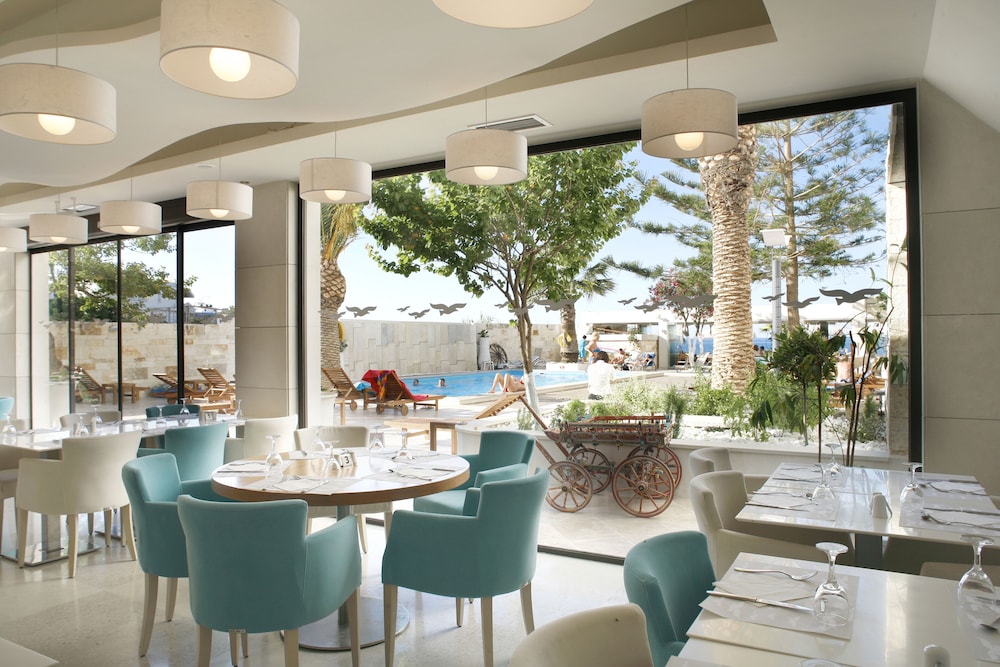 Glaros Beach Hotel — Restaurant & bars in Hersonissos