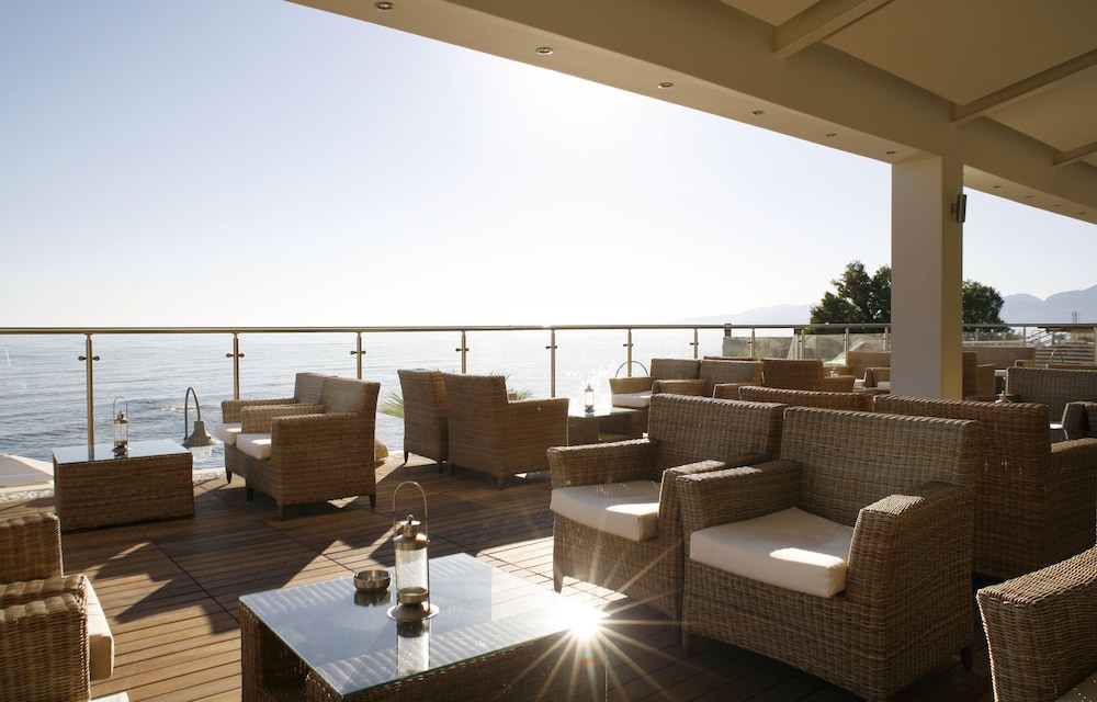 Glaros Beach Hotel — Restaurant & bars in Hersonissos