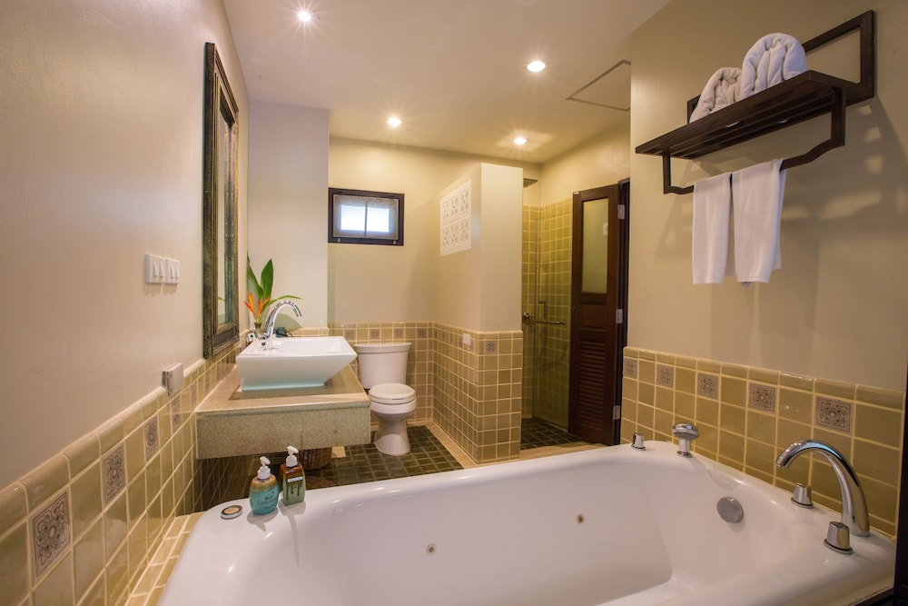 The Fair House Beach Resort & Hotel — Hotel rooms in Bo Phut, Surat Thani