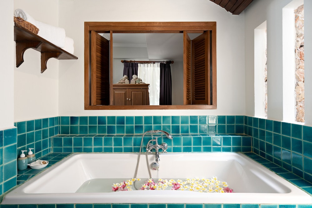 The Fair House Beach Resort & Hotel — Hotel rooms in Bo Phut, Surat Thani
