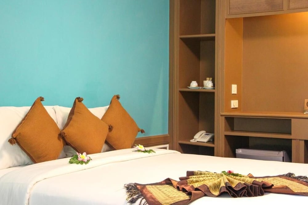 The Fair House Beach Resort & Hotel — Hotel rooms in Bo Phut, Surat Thani