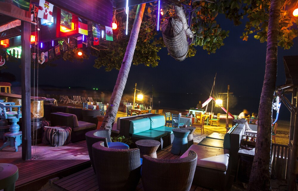 The Fair House Beach Resort & Hotel — Restaurant & bars in Bo Phut, Surat Thani