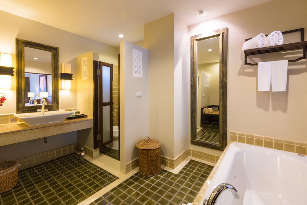 The Fair House Beach Resort & Hotel — Hotel rooms in Bo Phut, Surat Thani