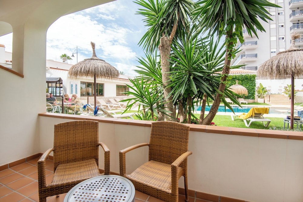 Hotel Tarik — Swimming pool in Torremolinos, Andalusia