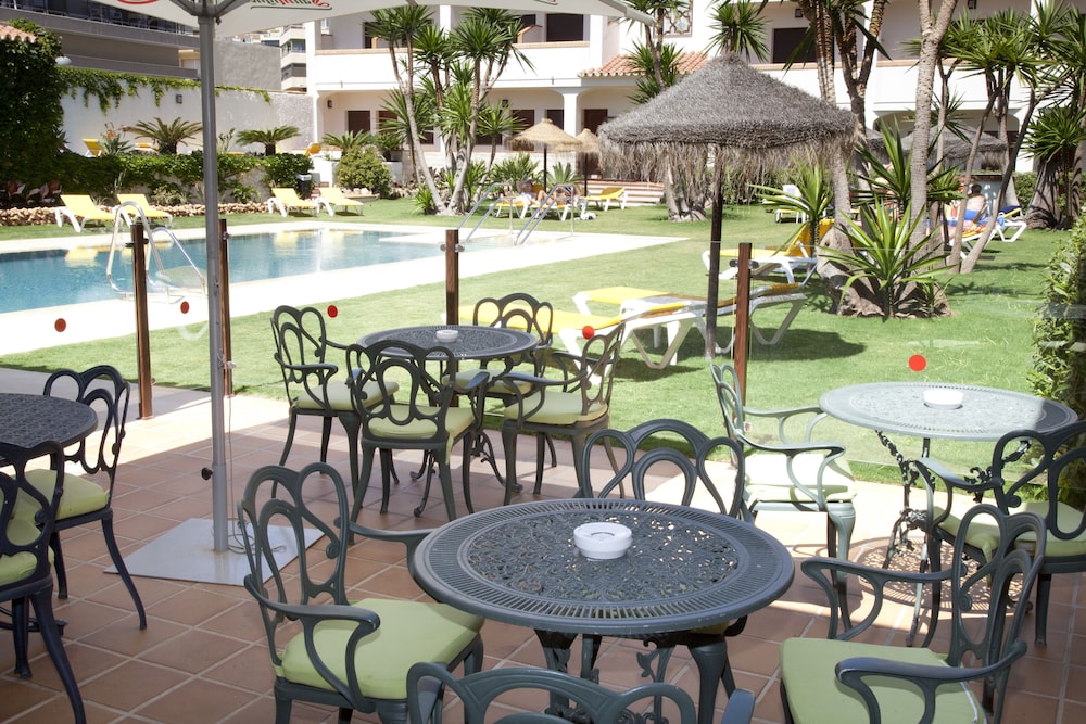 Hotel Tarik — Swimming pool in Torremolinos, Andalusia