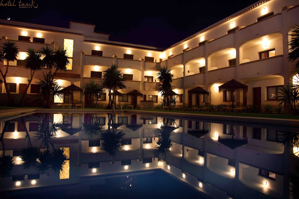 Hotel Tarik — Hotel building in Torremolinos, Andalusia