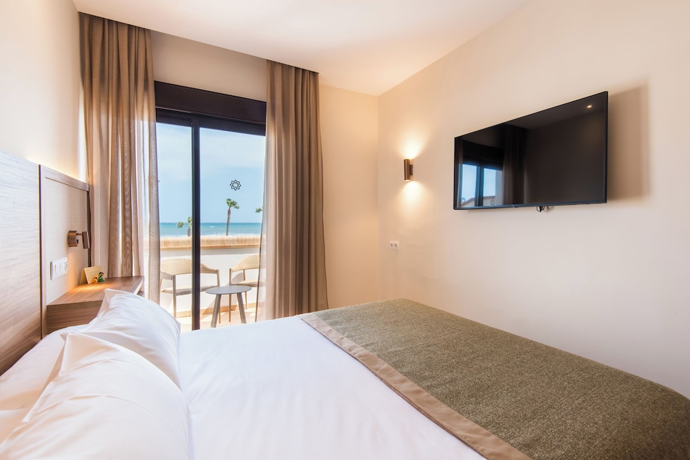Hotel Tarik — Hotel rooms in Torremolinos, Andalusia