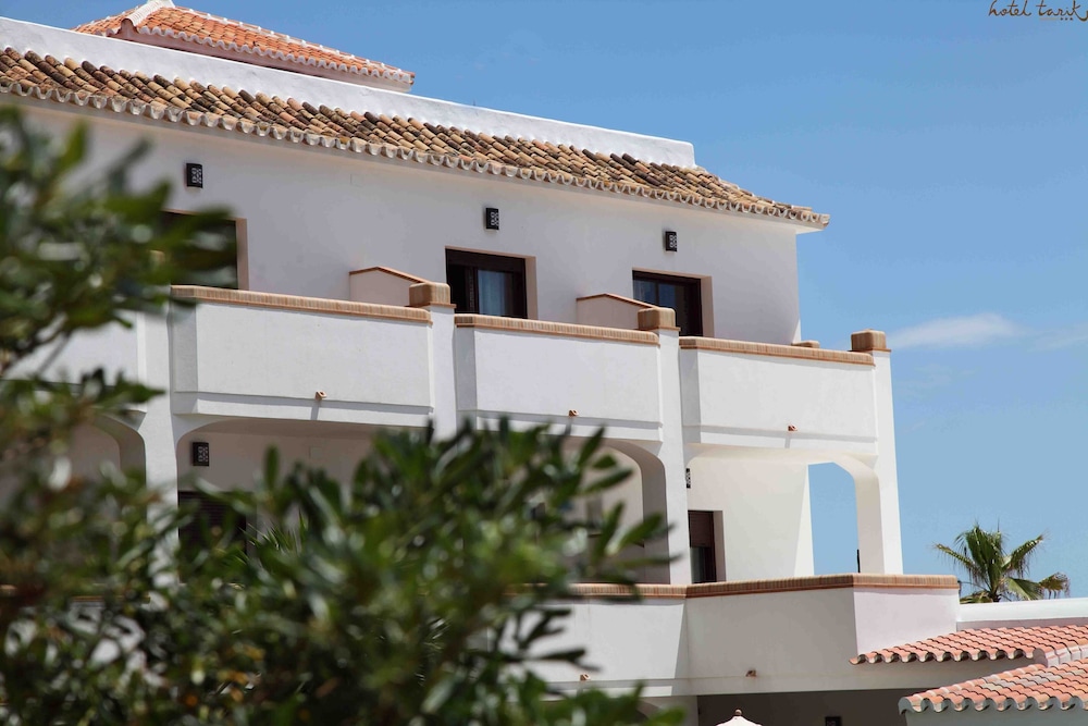 Hotel Tarik — Hotel building in Torremolinos, Andalusia