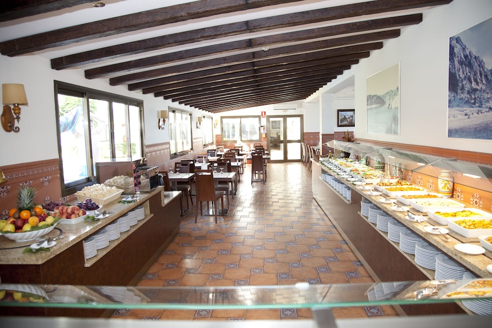 Hotel Tarik — Restaurant & bars in Torremolinos, Andalusia