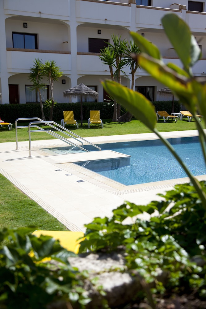 Hotel Tarik — Swimming pool in Torremolinos, Andalusia