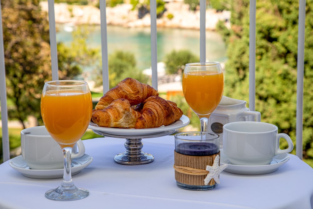 Hotel Komodor — Restaurant & bars in Dubrovnik, Dubrovnik-Neretva