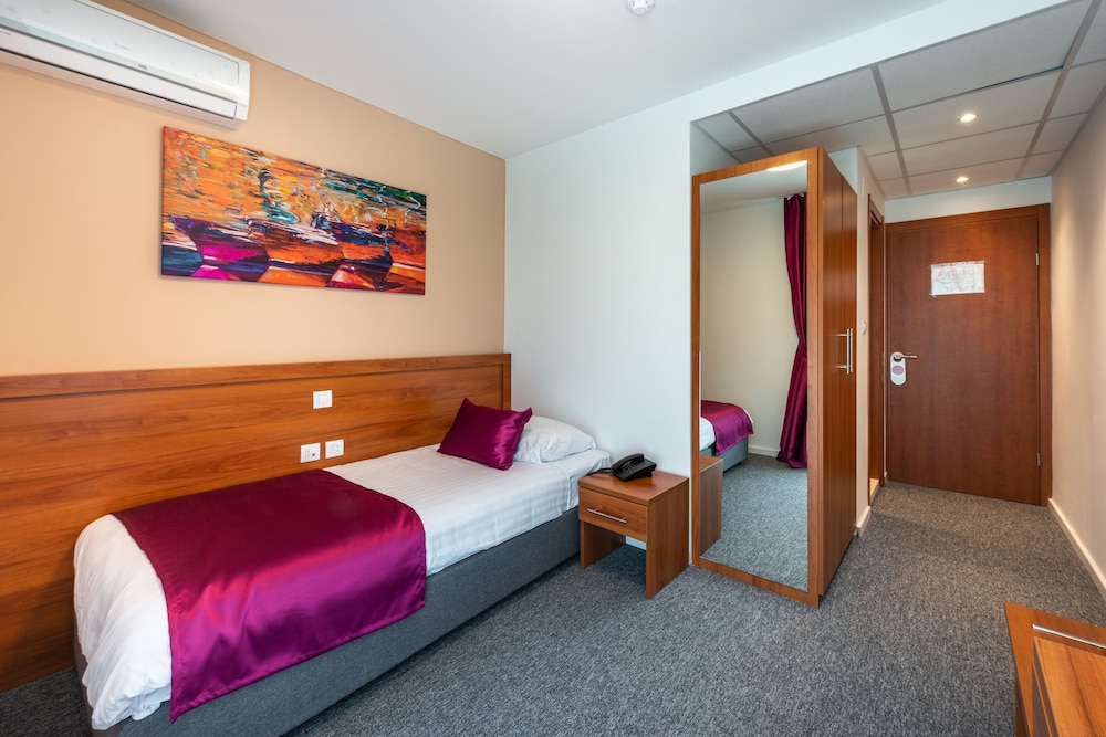 Hotel Komodor — Hotel rooms in Dubrovnik, Dubrovnik-Neretva