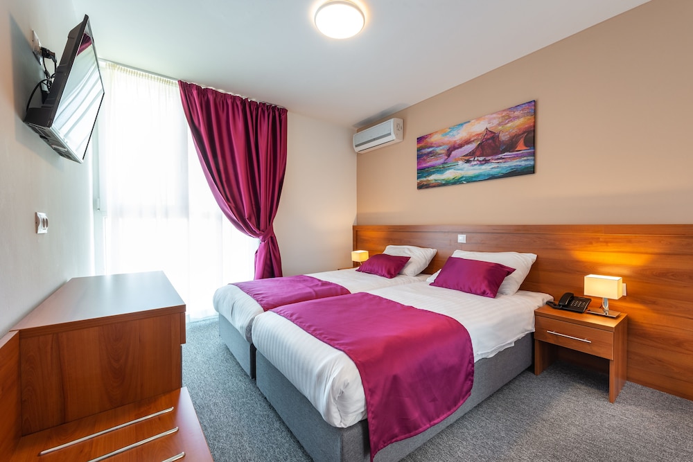 Hotel Komodor — Hotel rooms in Dubrovnik, Dubrovnik-Neretva