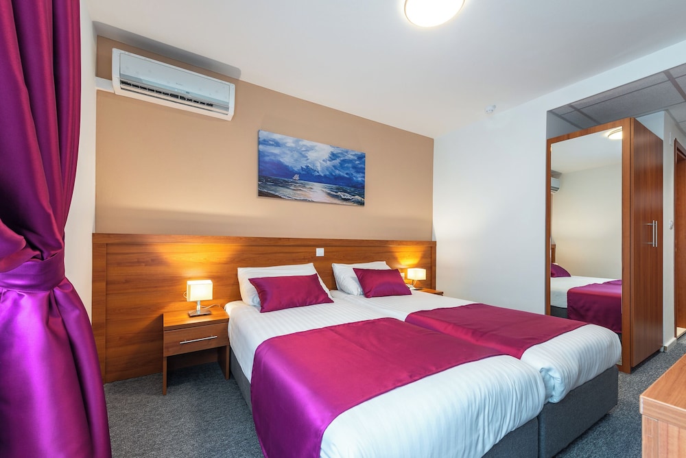 Hotel Komodor — Hotel rooms in Dubrovnik, Dubrovnik-Neretva
