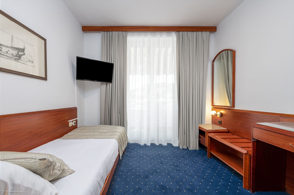 Hotel Komodor — Hotel rooms in Dubrovnik, Dubrovnik-Neretva