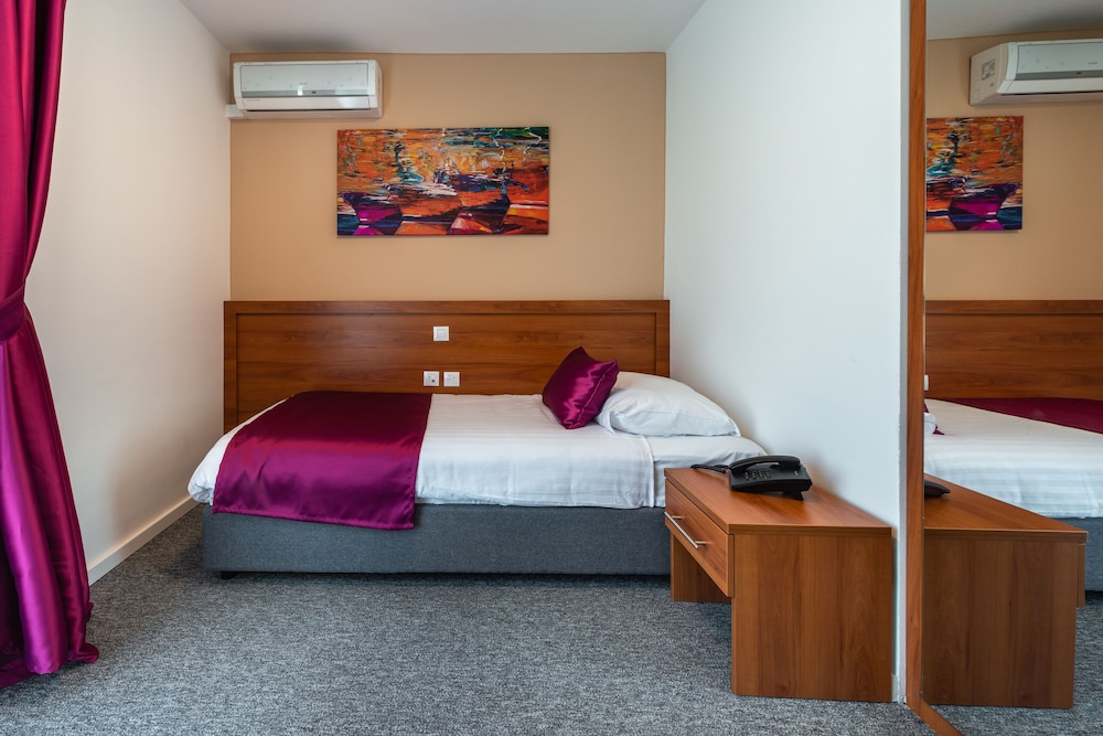 Hotel Komodor — Hotel rooms in Dubrovnik, Dubrovnik-Neretva