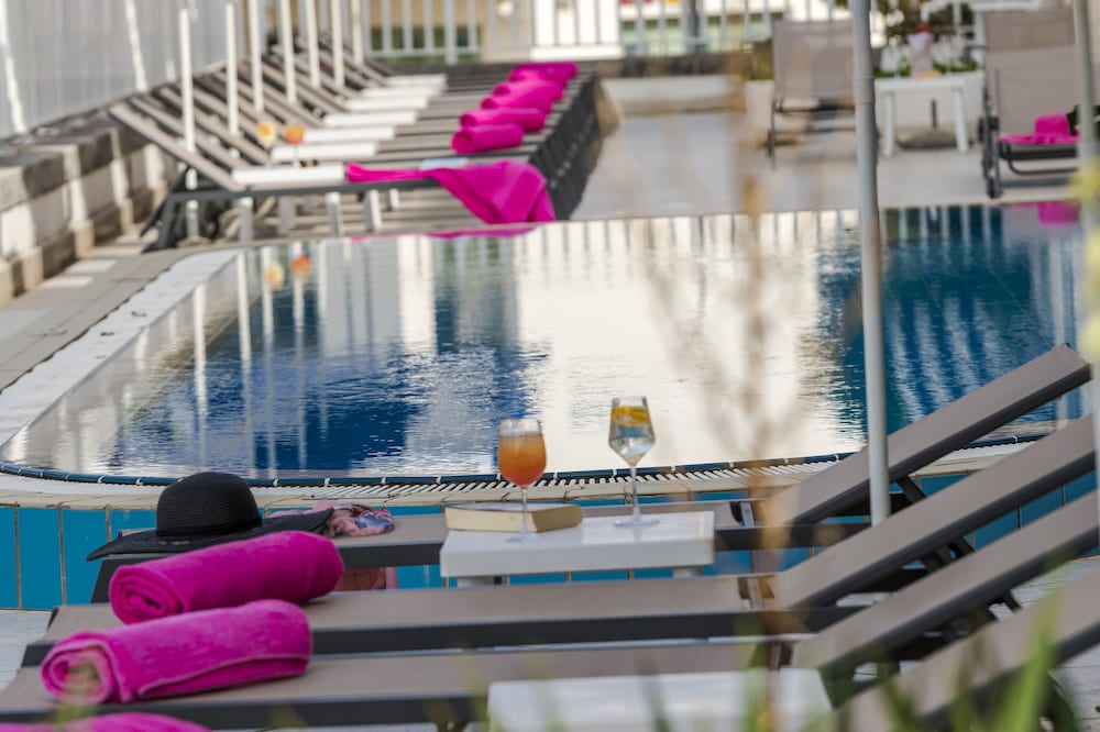 Hotel Komodor — Swimming pool in Dubrovnik, Dubrovnik-Neretva