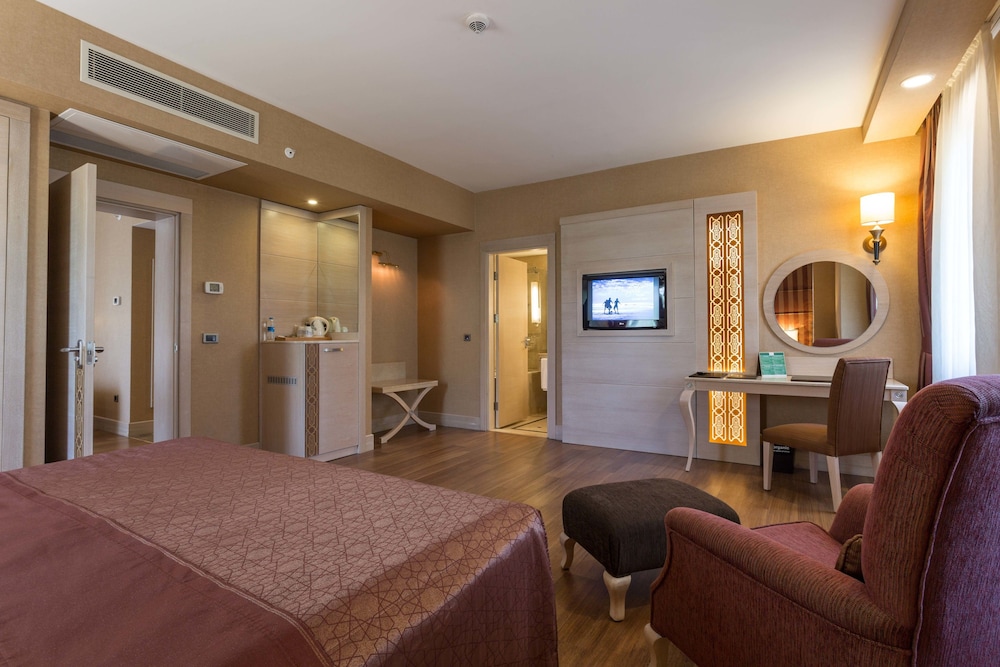 Güral Premier Tekirova - All Inclusive — Hotel rooms in Kemer