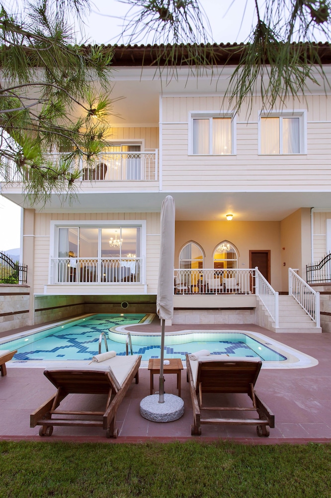 Güral Premier Tekirova - All Inclusive — Swimming pool in Kemer