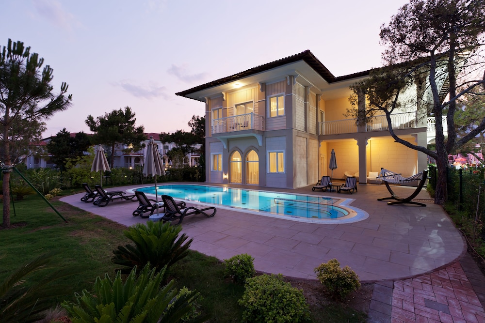 Güral Premier Tekirova - All Inclusive — Swimming pool in Kemer