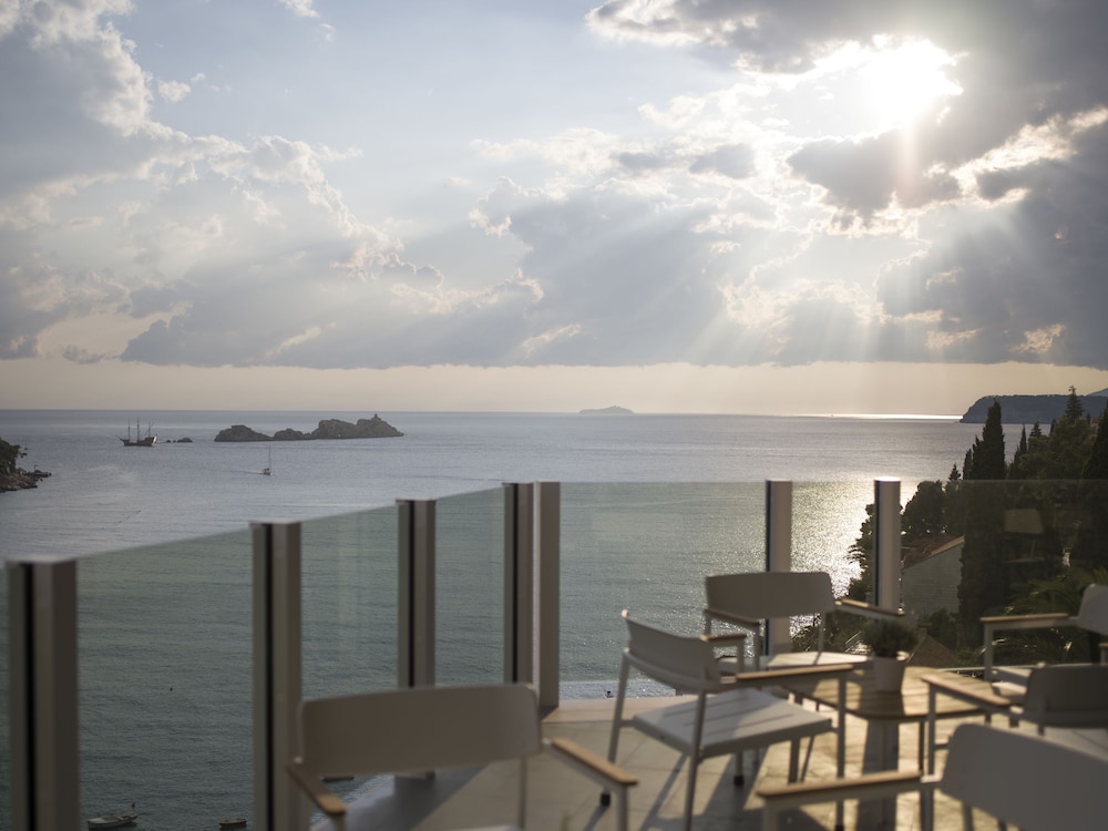 Hotel Kompas — Restaurant & bars in Dubrovnik, Dubrovnik-Neretva