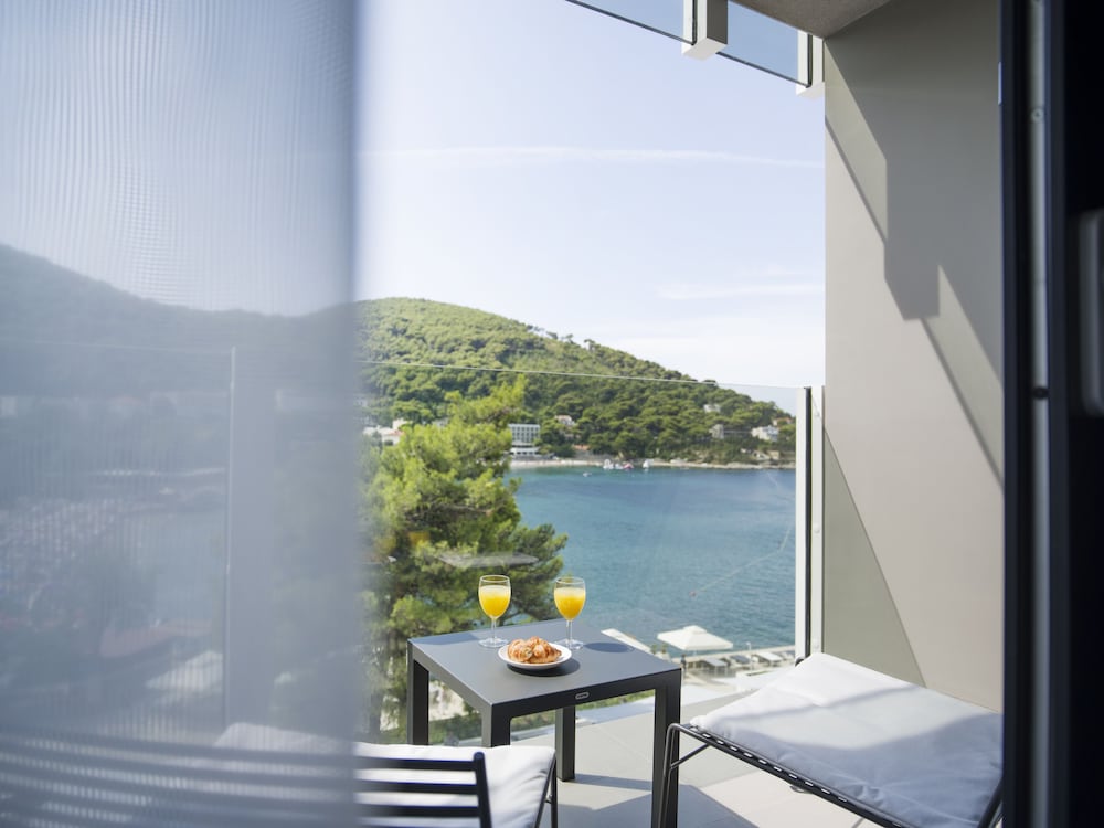 Hotel Kompas — Hotel rooms in Dubrovnik, Dubrovnik-Neretva