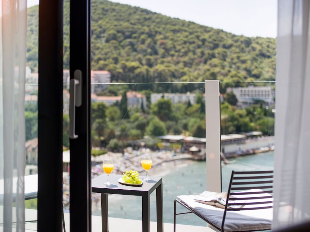 Hotel Kompas — Hotel rooms in Dubrovnik, Dubrovnik-Neretva