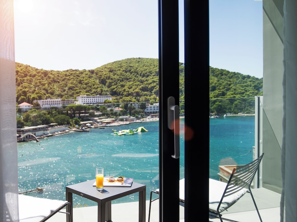 Hotel Kompas — Hotel rooms in Dubrovnik, Dubrovnik-Neretva