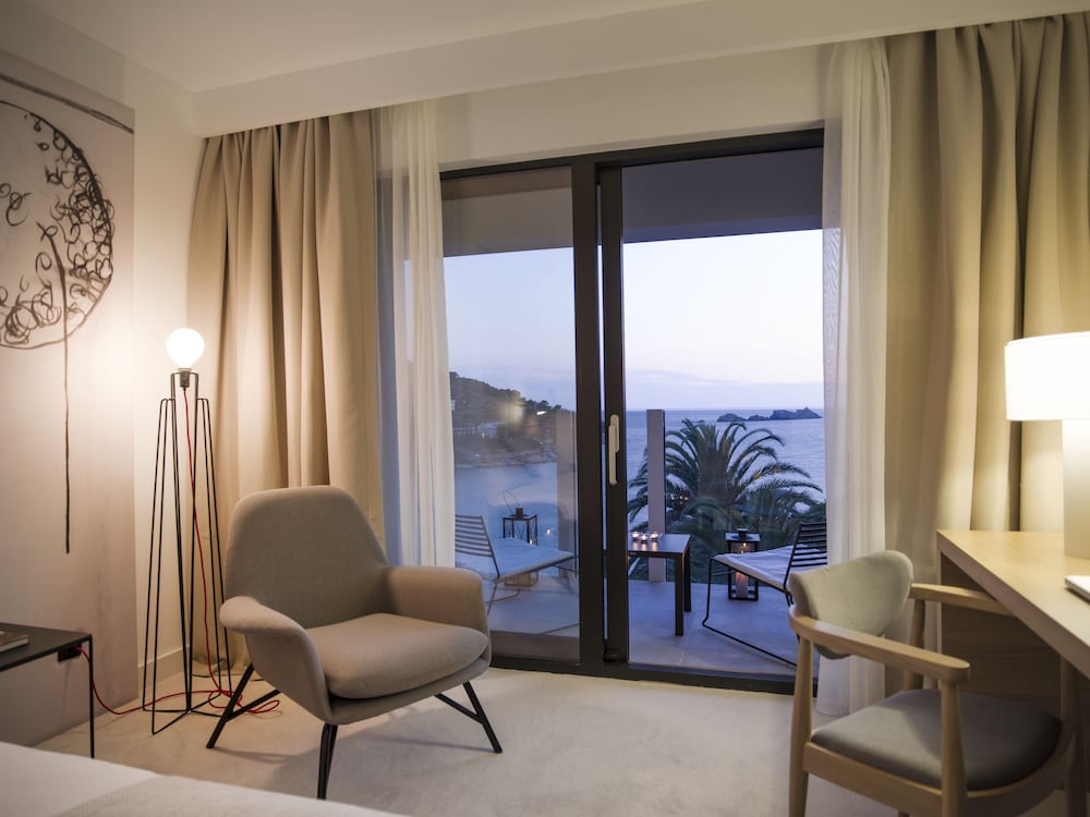 Hotel Kompas — Hotel rooms in Dubrovnik, Dubrovnik-Neretva