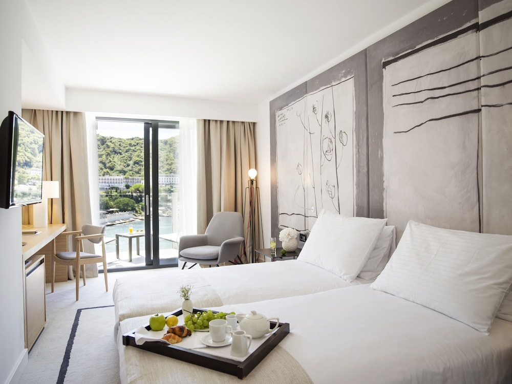 Hotel Kompas — Hotel rooms in Dubrovnik, Dubrovnik-Neretva