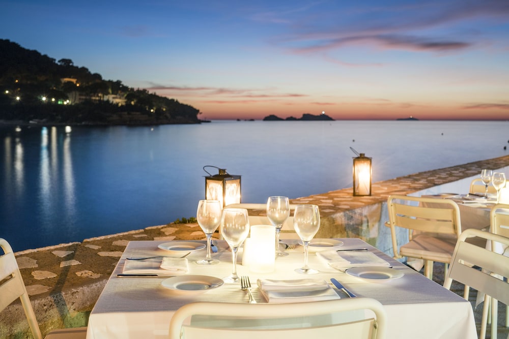 Hotel Kompas — Restaurant & bars in Dubrovnik, Dubrovnik-Neretva