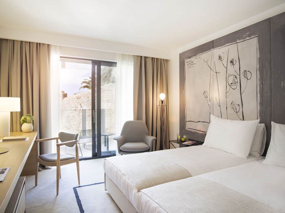 Hotel Kompas — Hotel rooms in Dubrovnik, Dubrovnik-Neretva