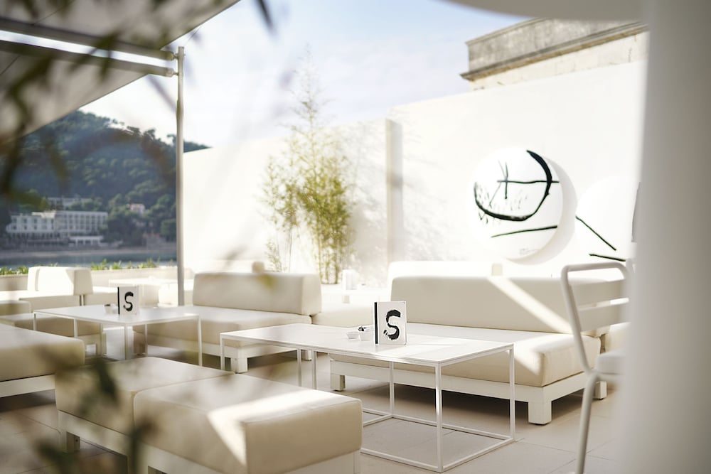Hotel Kompas — Restaurant & bars in Dubrovnik, Dubrovnik-Neretva
