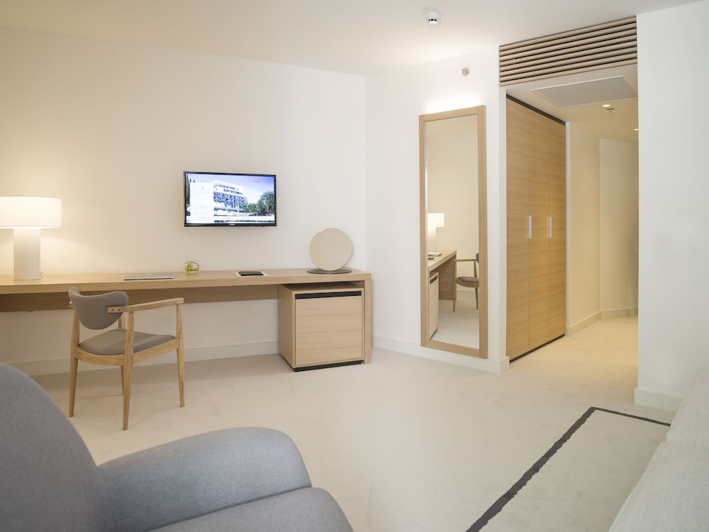 Hotel Kompas — Hotel rooms in Dubrovnik, Dubrovnik-Neretva