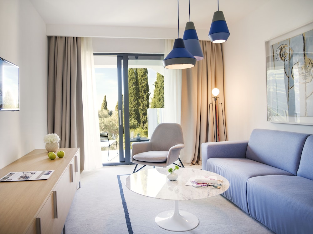 Hotel Kompas — Hotel rooms in Dubrovnik, Dubrovnik-Neretva