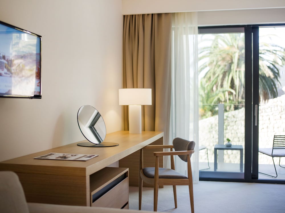 Hotel Kompas — Hotel rooms in Dubrovnik, Dubrovnik-Neretva