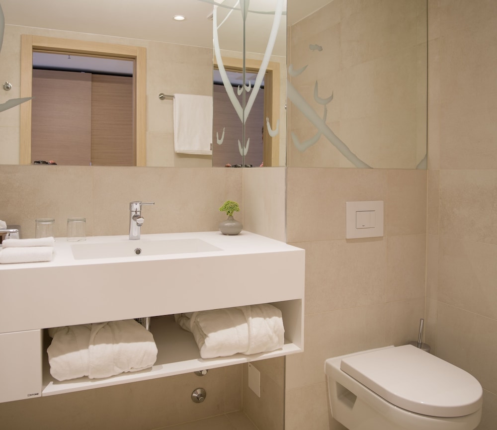 Hotel Kompas — Hotel rooms in Dubrovnik, Dubrovnik-Neretva