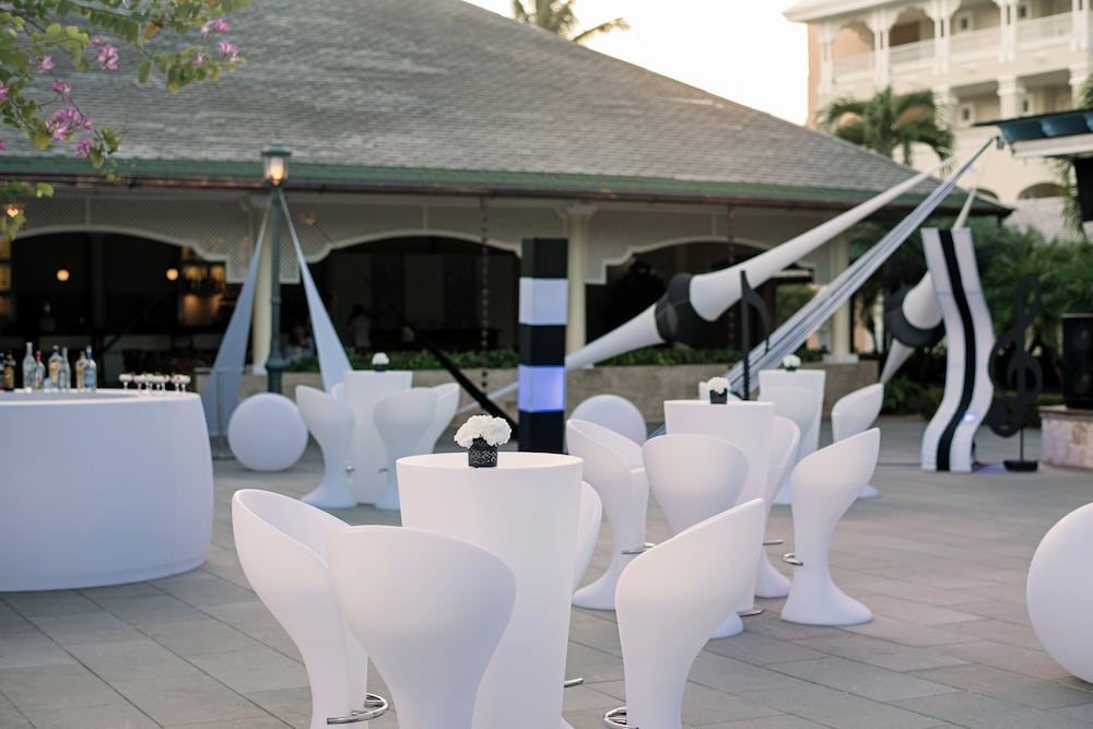 Iberostar Waves Punta Cana - All Inclusive — Restaurant & bars in Bavaro, La Altagracia