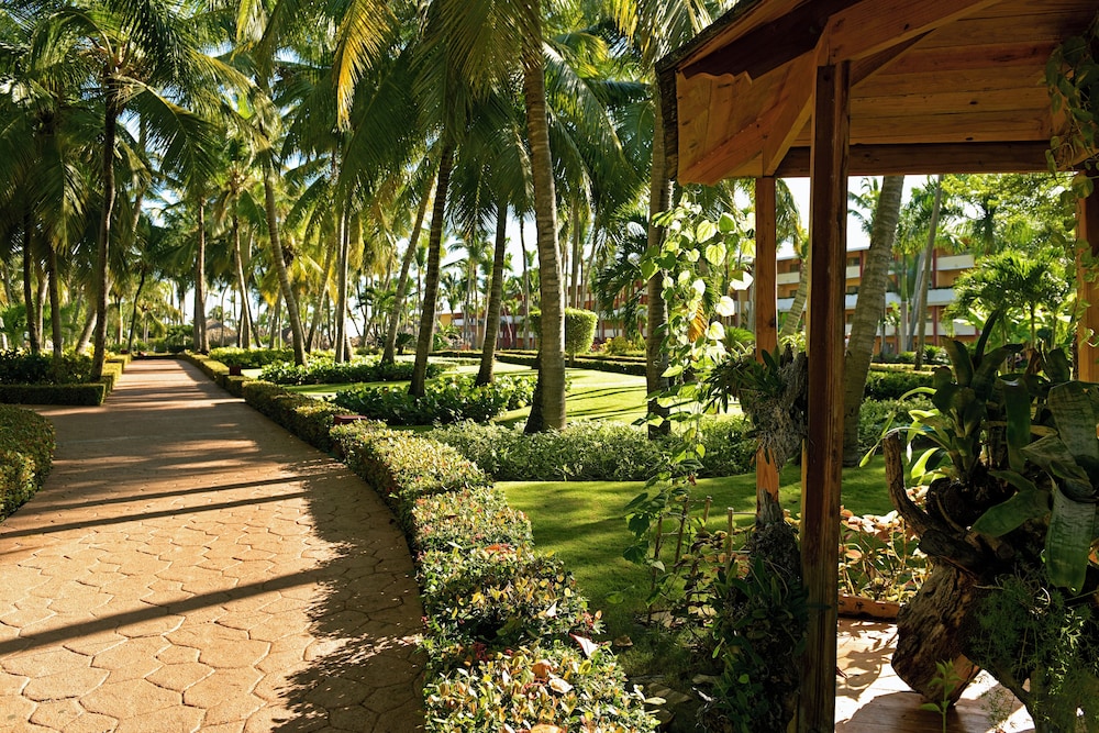 Iberostar Waves Punta Cana - All Inclusive — Hotel building in Bavaro, La Altagracia