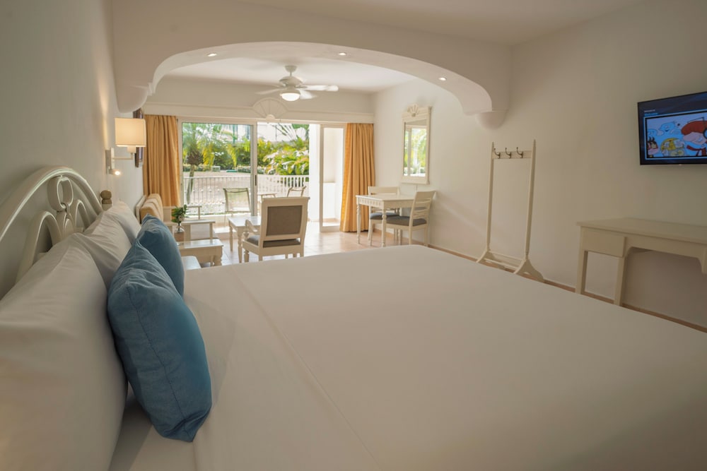 Iberostar Waves Punta Cana - All Inclusive — Hotel rooms in Bavaro, La Altagracia