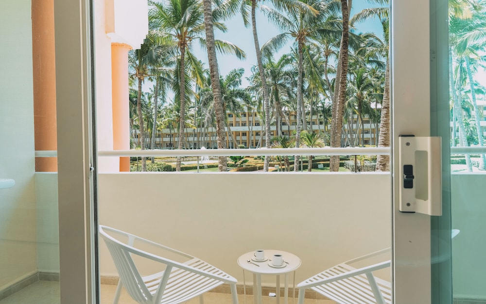 Iberostar Waves Punta Cana - All Inclusive — Hotel rooms in Bavaro, La Altagracia