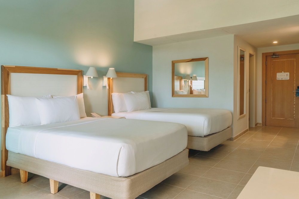 Iberostar Waves Punta Cana - All Inclusive — Hotel rooms in Bavaro, La Altagracia