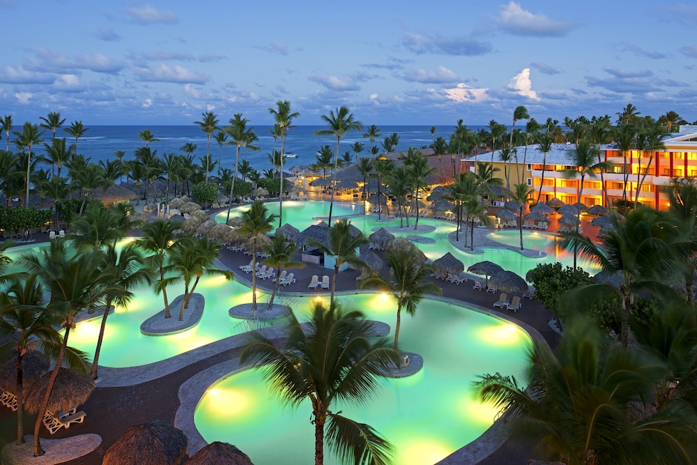 Iberostar Waves Punta Cana - All Inclusive — Swimming pool in Bavaro, La Altagracia