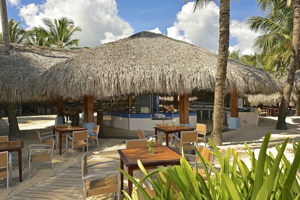 Iberostar Waves Punta Cana - All Inclusive — Restaurant & bars in Bavaro, La Altagracia